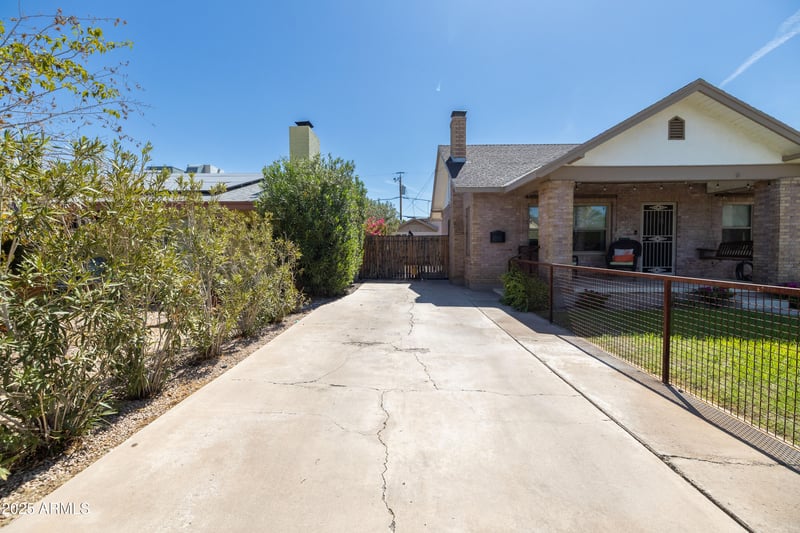 2209 N Edgemere St, Phoenix, AZ 85006