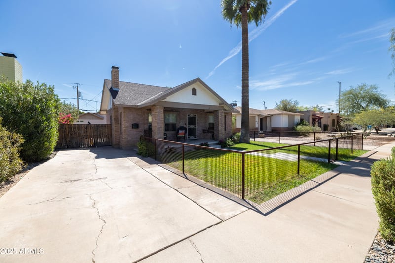 2209 N Edgemere St, Phoenix, AZ 85006