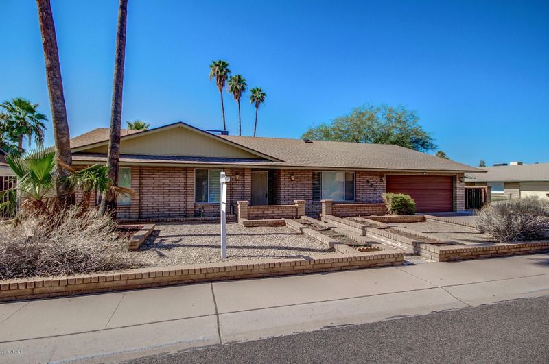 221 E Angela Dr, Phoenix, AZ 85022
