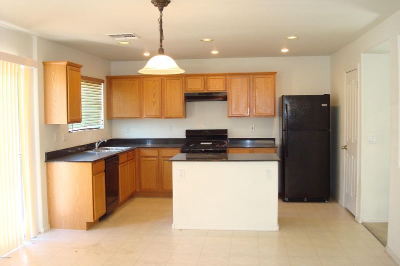 221 E Milada Dr, Phoenix, AZ 85042