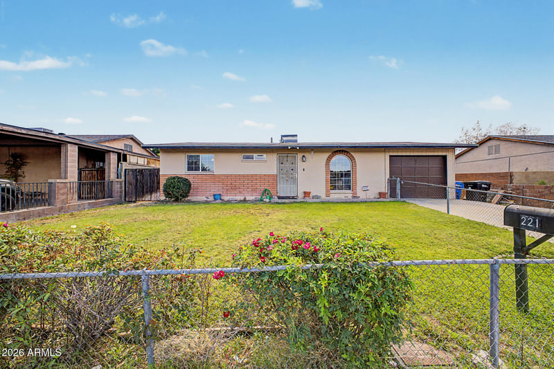 221 Winston Dr, Phoenix, AZ 85041