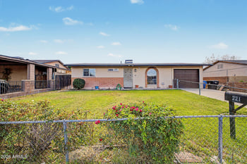 221 Winston Dr, Phoenix, AZ 85041