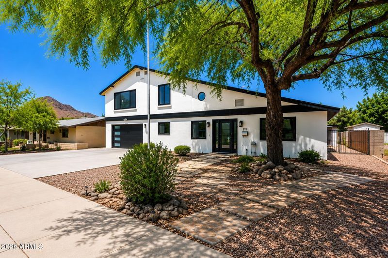 2210 E Everett Dr, Phoenix, AZ 85022