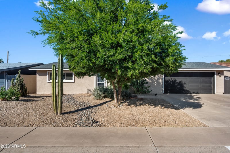 2210 Vista Dr, Phoenix, AZ 85022