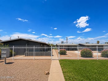 2210 Devonshire Ave, Phoenix, AZ 85015