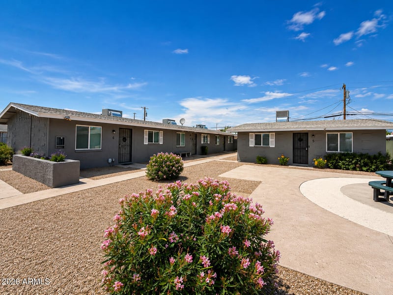 2210 Devonshire Ave, Phoenix, AZ 85015
