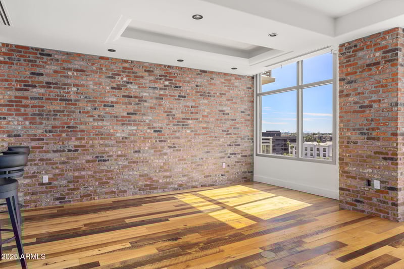 2211 Camelback Rd #607, Phoenix, AZ 85016