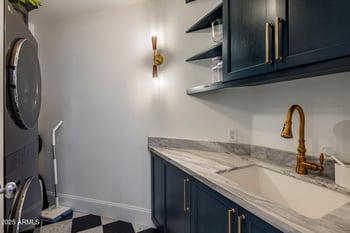 2211 Camelback Rd #902, Phoenix, AZ 85016