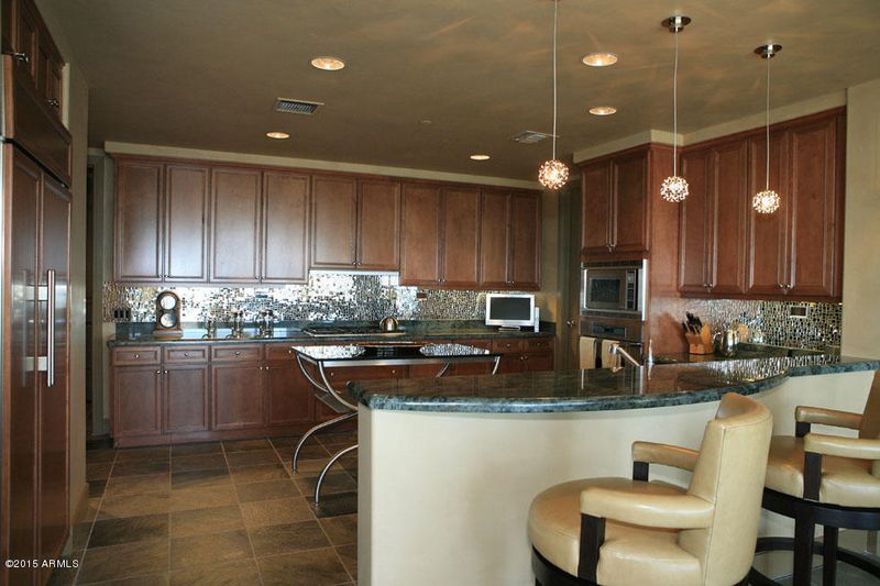 2211 E Camelback Rd #905, Phoenix, AZ 85016
