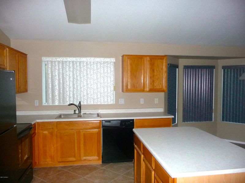 2211 E Siesta Ln, Phoenix, AZ 85024