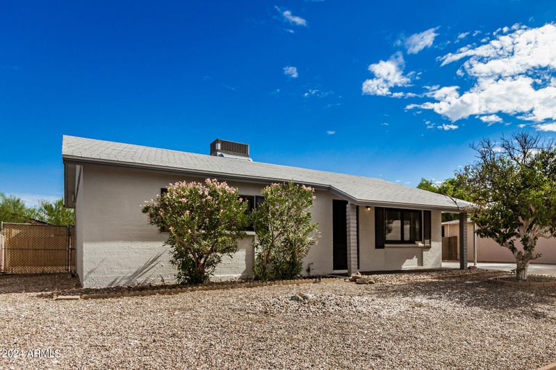 2211 E Waltann Ln, Phoenix, AZ 85022