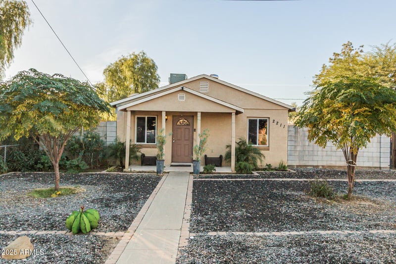 2211 Medlock Dr, Phoenix, AZ 85015