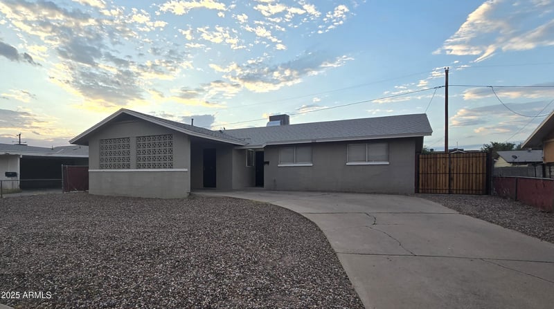 2211 Pecan Rd, Phoenix, AZ 85041