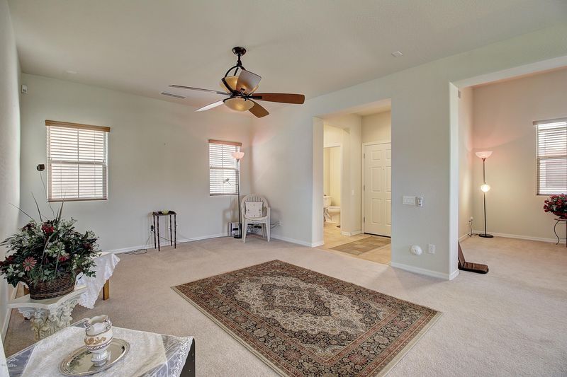 2211 W Monte Cristo Ave, Phoenix, AZ 85023