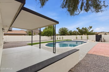 2211 Windrose Dr, Phoenix, AZ 85029