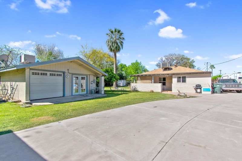 2213 N 37th St, Phoenix, AZ 85008