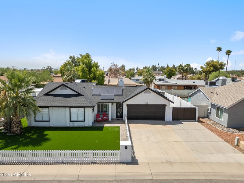 2213 Irma Ln, Phoenix, AZ 85027