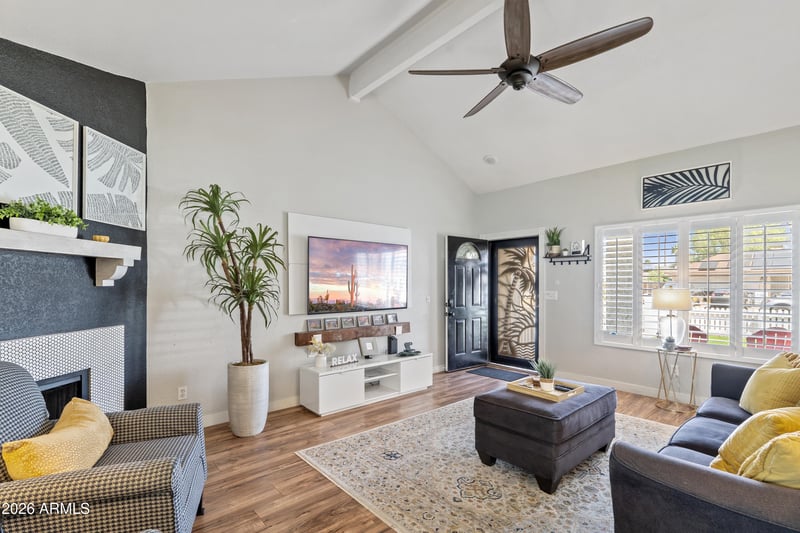 2213 Irma Ln, Phoenix, AZ 85027