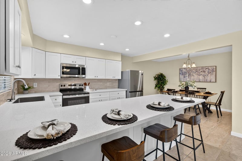 2214 Cottonwood Dr, Tempe, AZ 85282