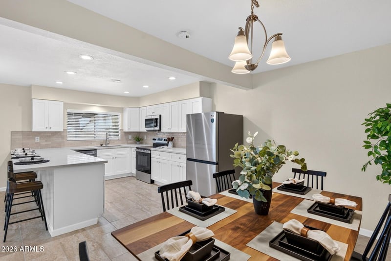 2214 Cottonwood Dr, Tempe, AZ 85282
