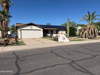 2214 W Behrend Dr, Phoenix, AZ 85027