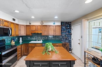 2214 W Keim Dr, Phoenix, AZ 85015