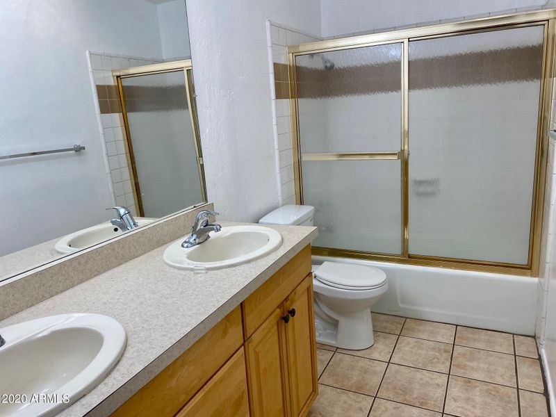 2214 W Larkspur Dr, Phoenix, AZ 85029