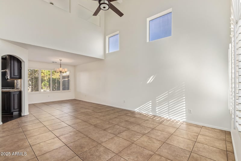 2214 Wahalla Ln, Phoenix, AZ 85024