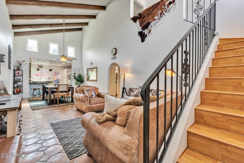 2215 E Catalina Dr, Phoenix, AZ 85016