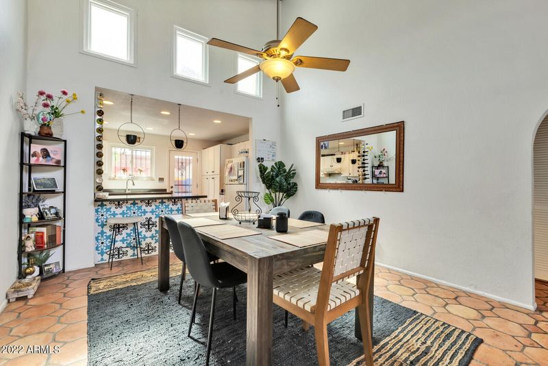 2215 E Catalina Dr, Phoenix, AZ 85016