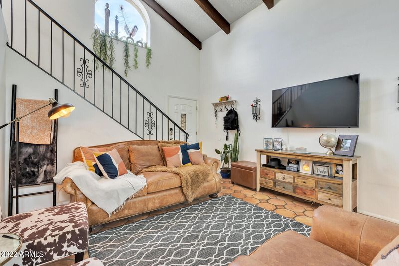 2215 E Catalina Dr, Phoenix, AZ 85016