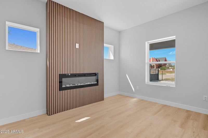 2215 Washington St, Phoenix, AZ 85009