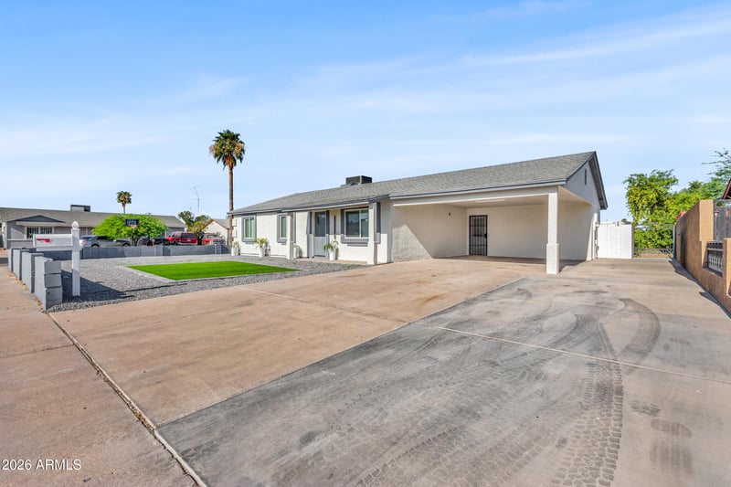 2216 N 68th Dr, Phoenix, AZ 85035