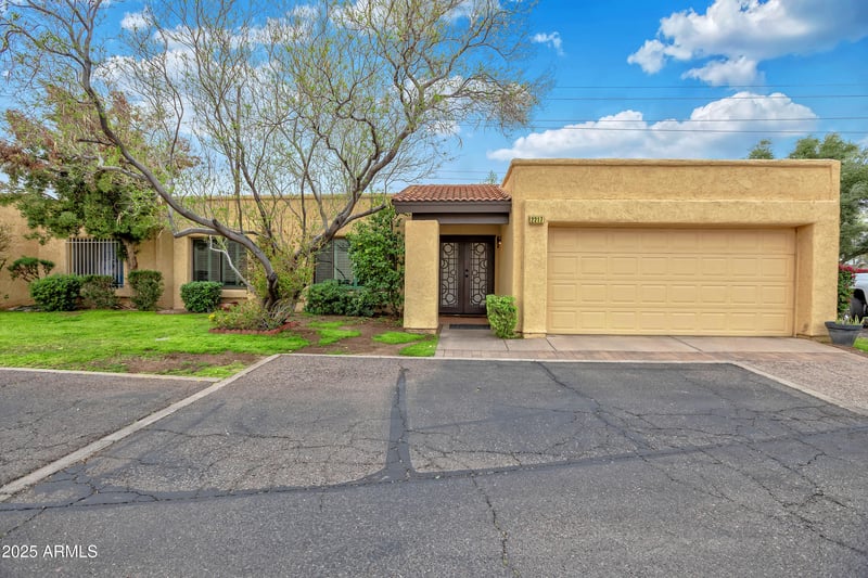 2217 Claremont St, Phoenix, AZ 85015