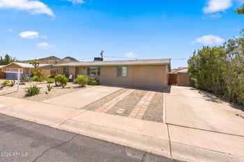 2217 E Acoma Dr, Phoenix, AZ 85022