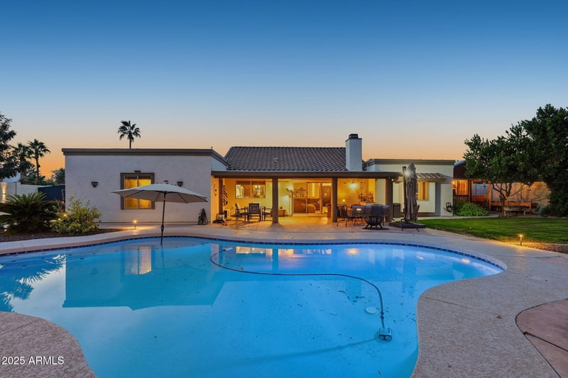 2217 Hunt Cir, Mesa, AZ 85203