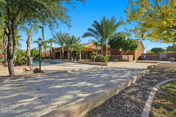 2218 Brooks Farm Rd, Gilbert, AZ 85298