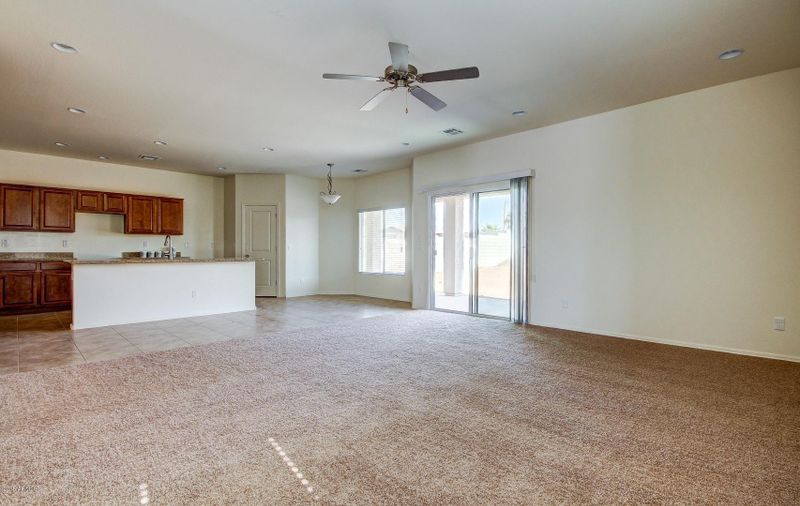 2218 E Angela Dr, Phoenix, AZ 85022