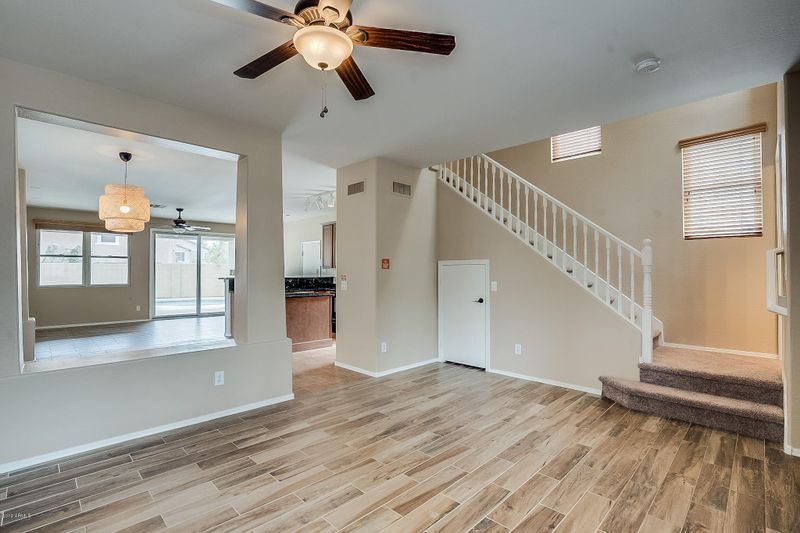 2218 E Fraktur Rd, Phoenix, AZ 85040