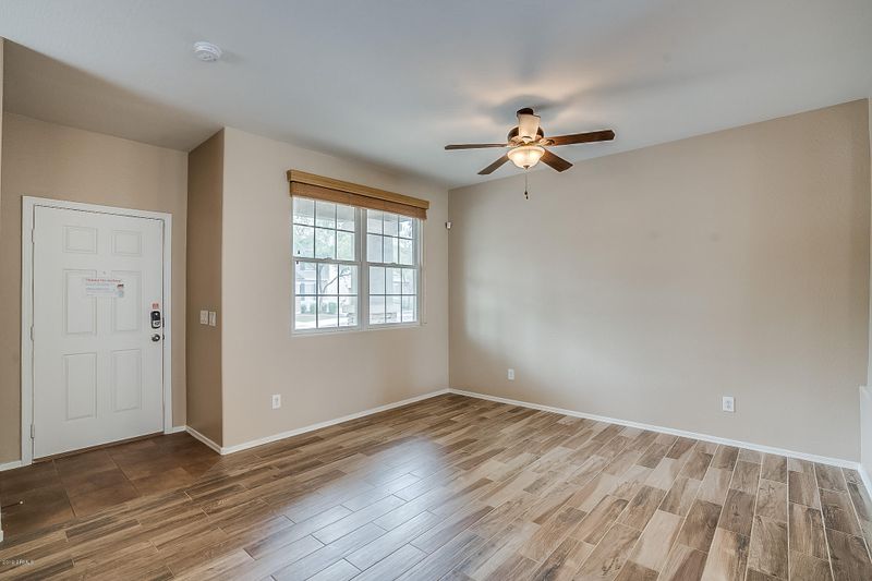 2218 E Fraktur Rd, Phoenix, AZ 85040