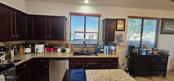 2218 Magdalena Ln, Phoenix, AZ 85041