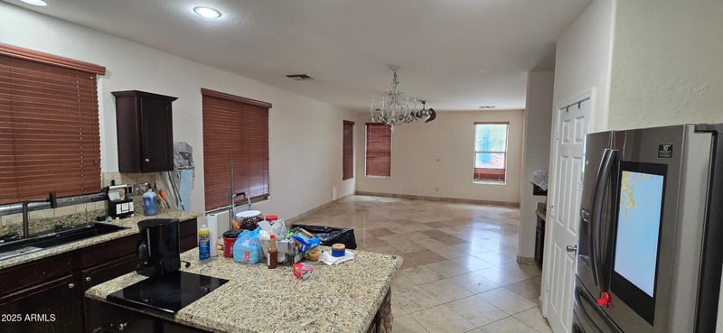2218 Magdalena Ln, Phoenix, AZ 85041