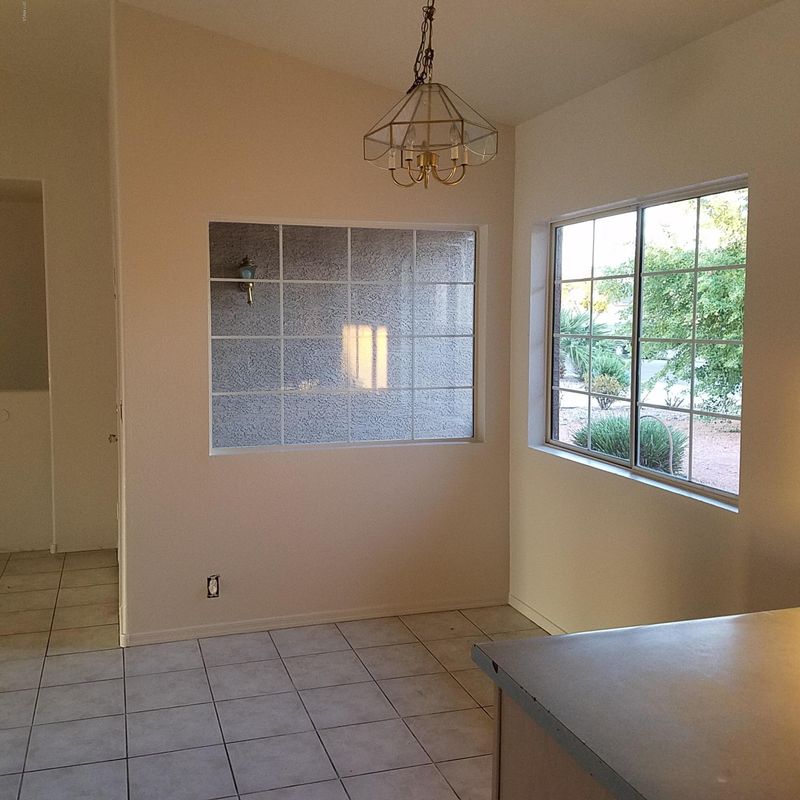 2218 N 87th Dr, Phoenix, AZ 85037
