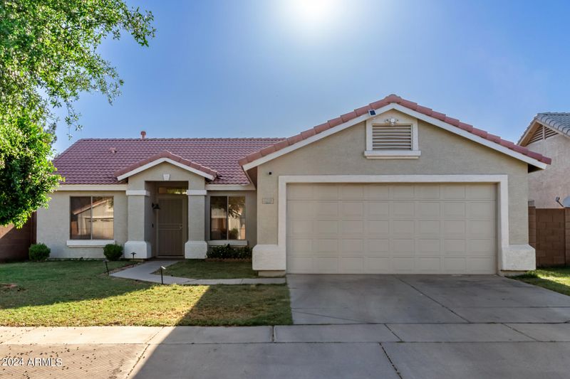 2218 S 82nd Ln, Phoenix, AZ 85043