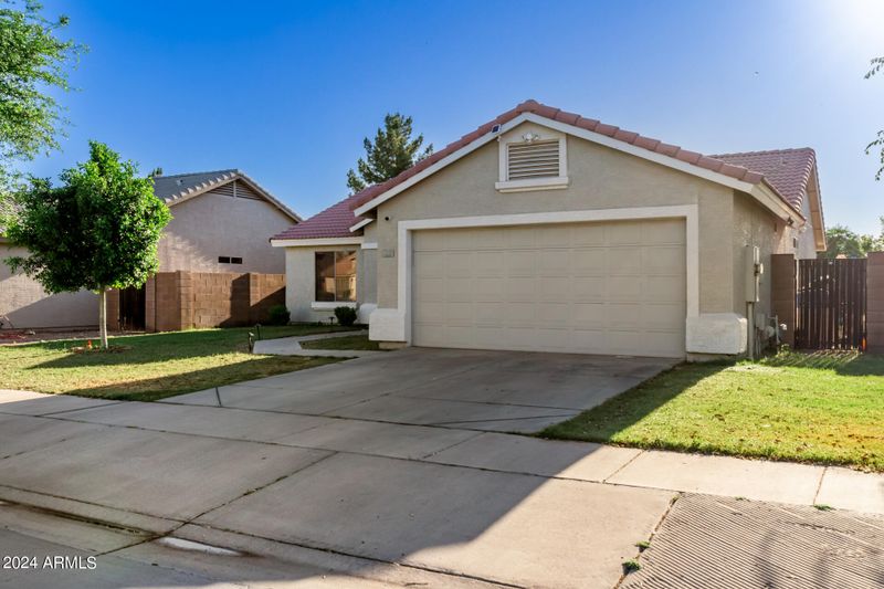 2218 S 82nd Ln, Phoenix, AZ 85043