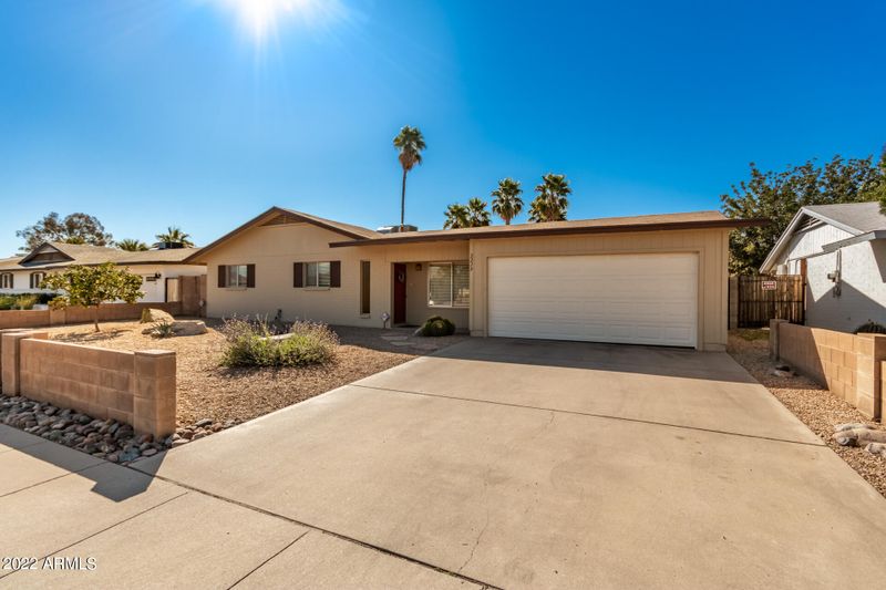2219 E Janice Way, Phoenix, AZ 85022