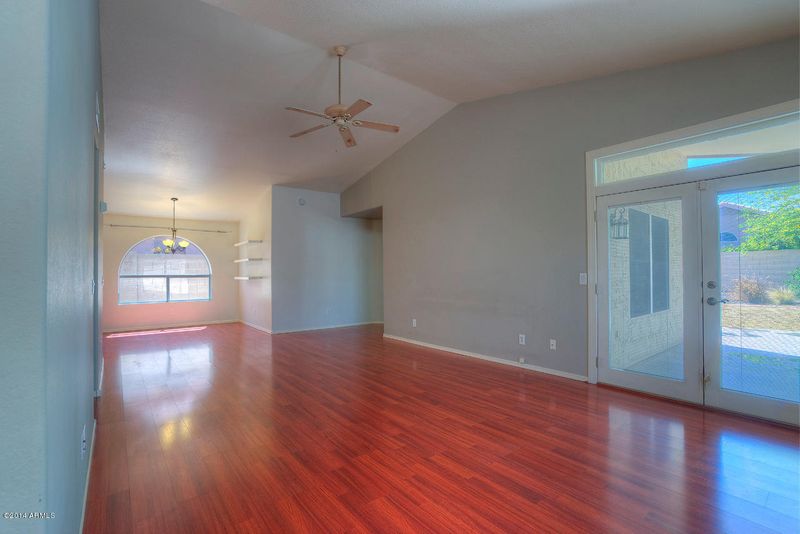 2219 E Robin Ln, Phoenix, AZ 85024