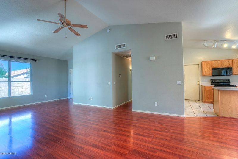 2219 E Robin Ln, Phoenix, AZ 85024