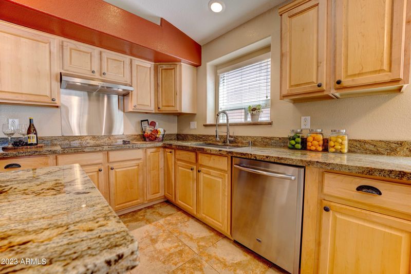 2219 W Roy Rogers Rd, Phoenix, AZ 85085