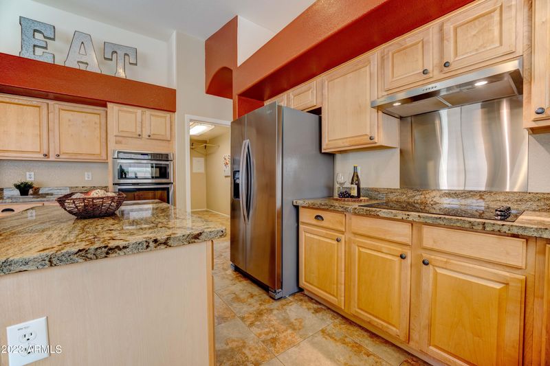 2219 W Roy Rogers Rd, Phoenix, AZ 85085